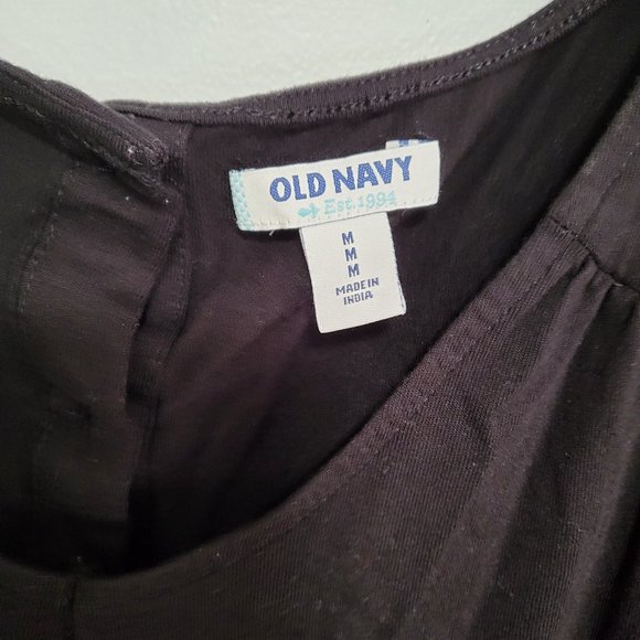 5/$15 Women's sleeveless blouse - Picture 2 of 8